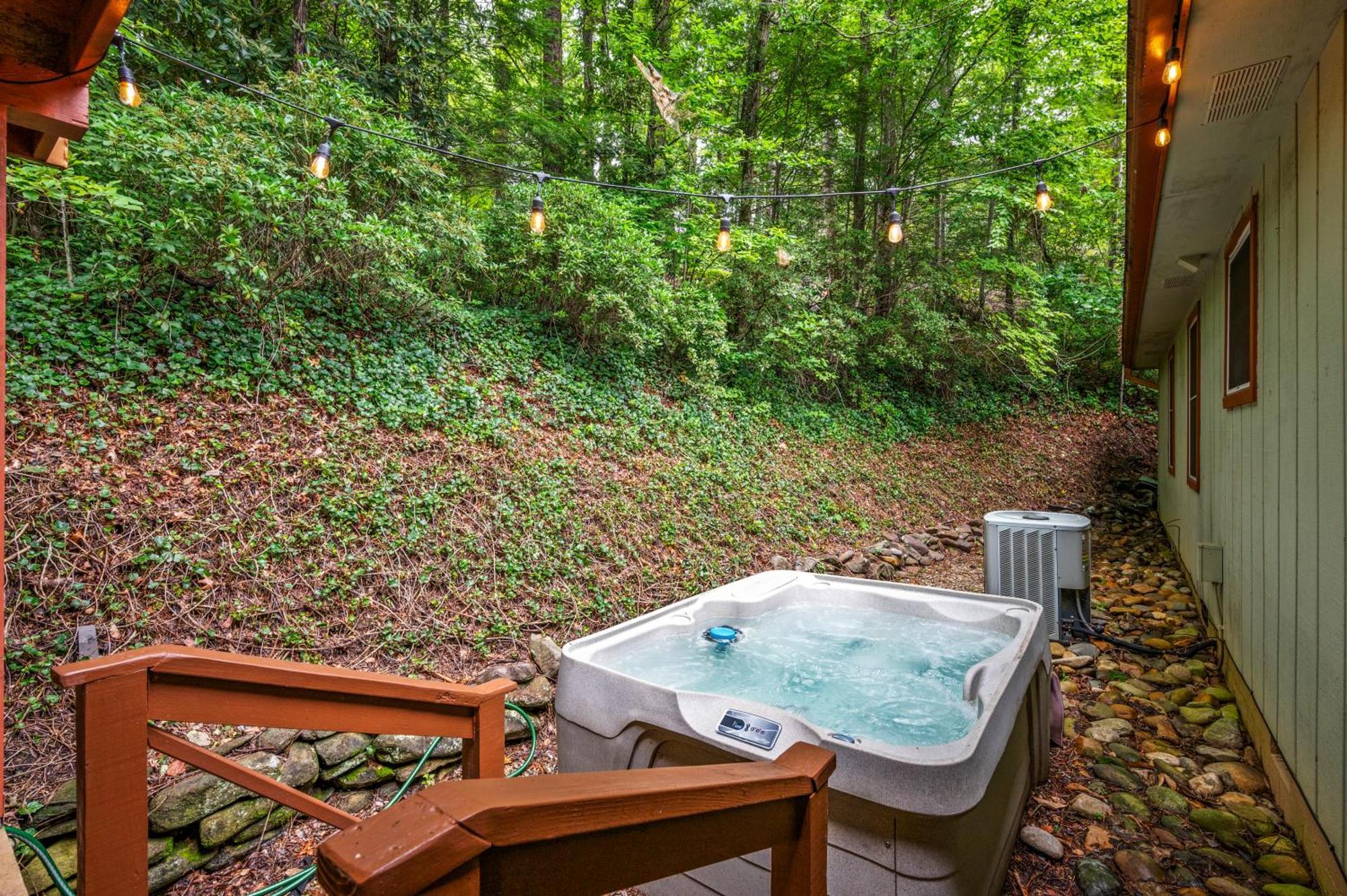 Beautiful Chalet With Fireplace And Large Game Room Gatlinburg Exterior foto