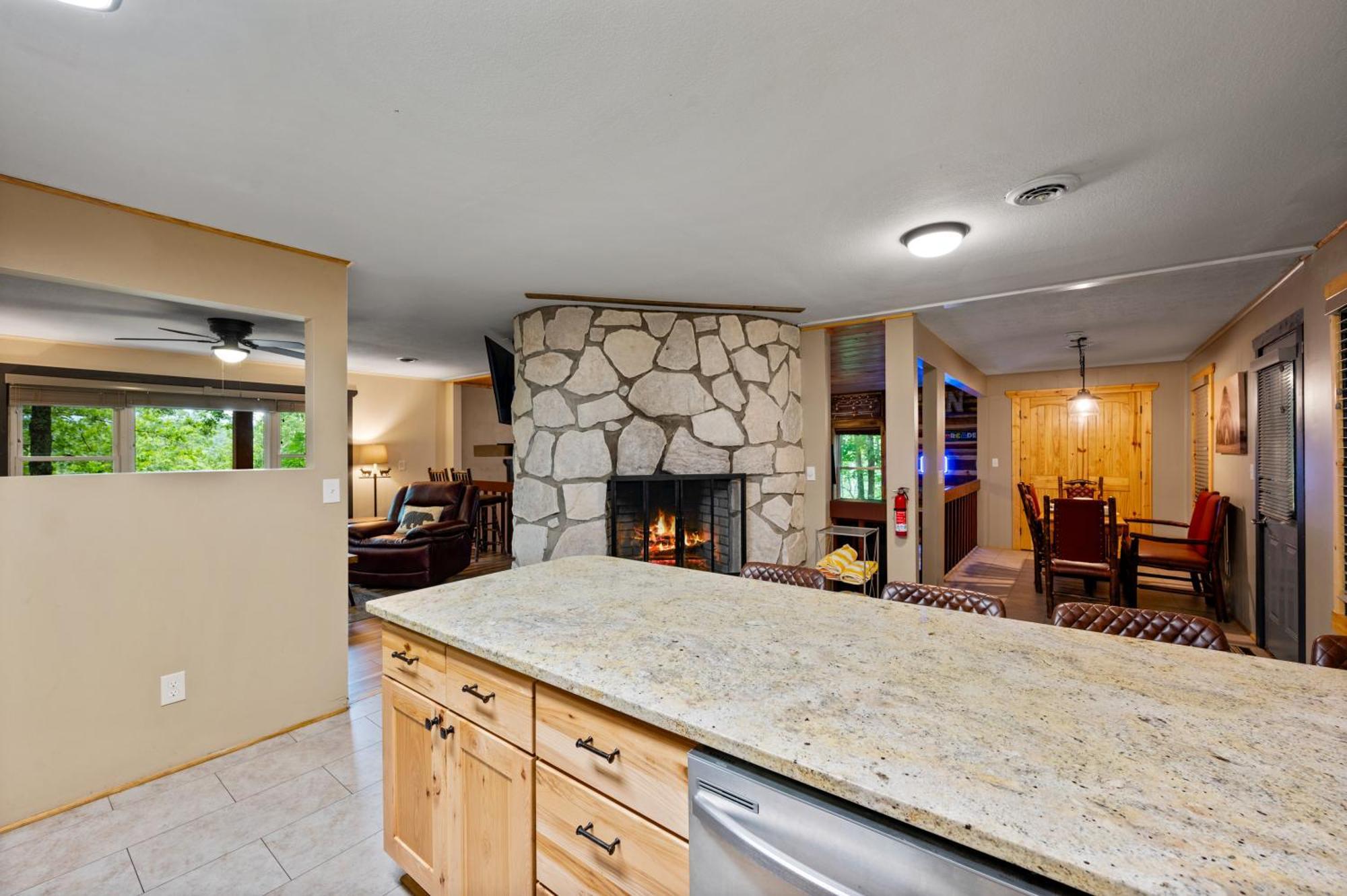 Beautiful Chalet With Fireplace And Large Game Room Gatlinburg Exterior foto
